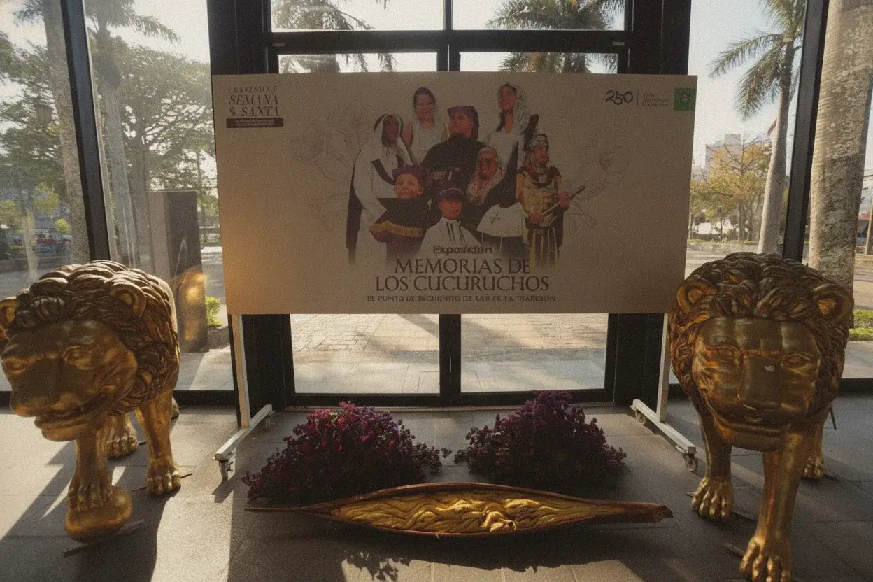 Memorias de los Cucuruchos: la fe que se carga en hombros