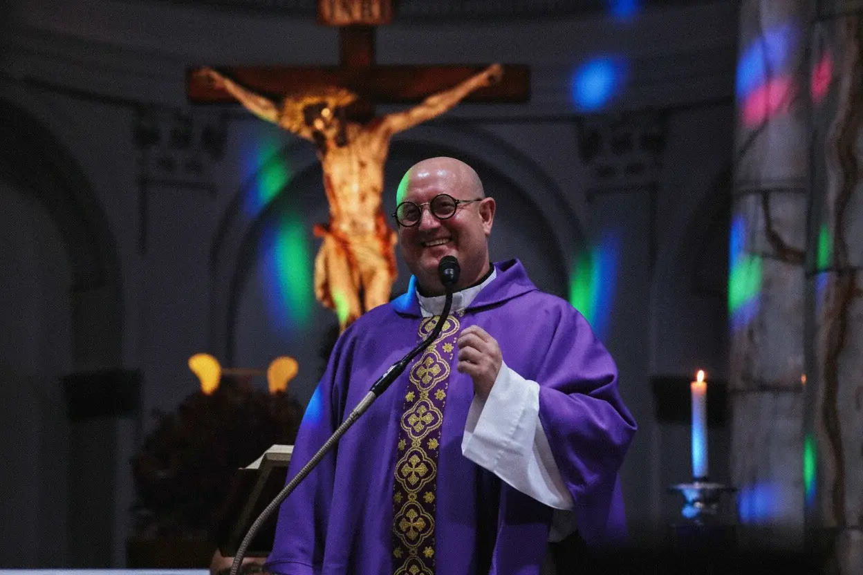 El padre DJ Guilherme llega a Guatemala: cuando la fe y la electrónica se encuentran
