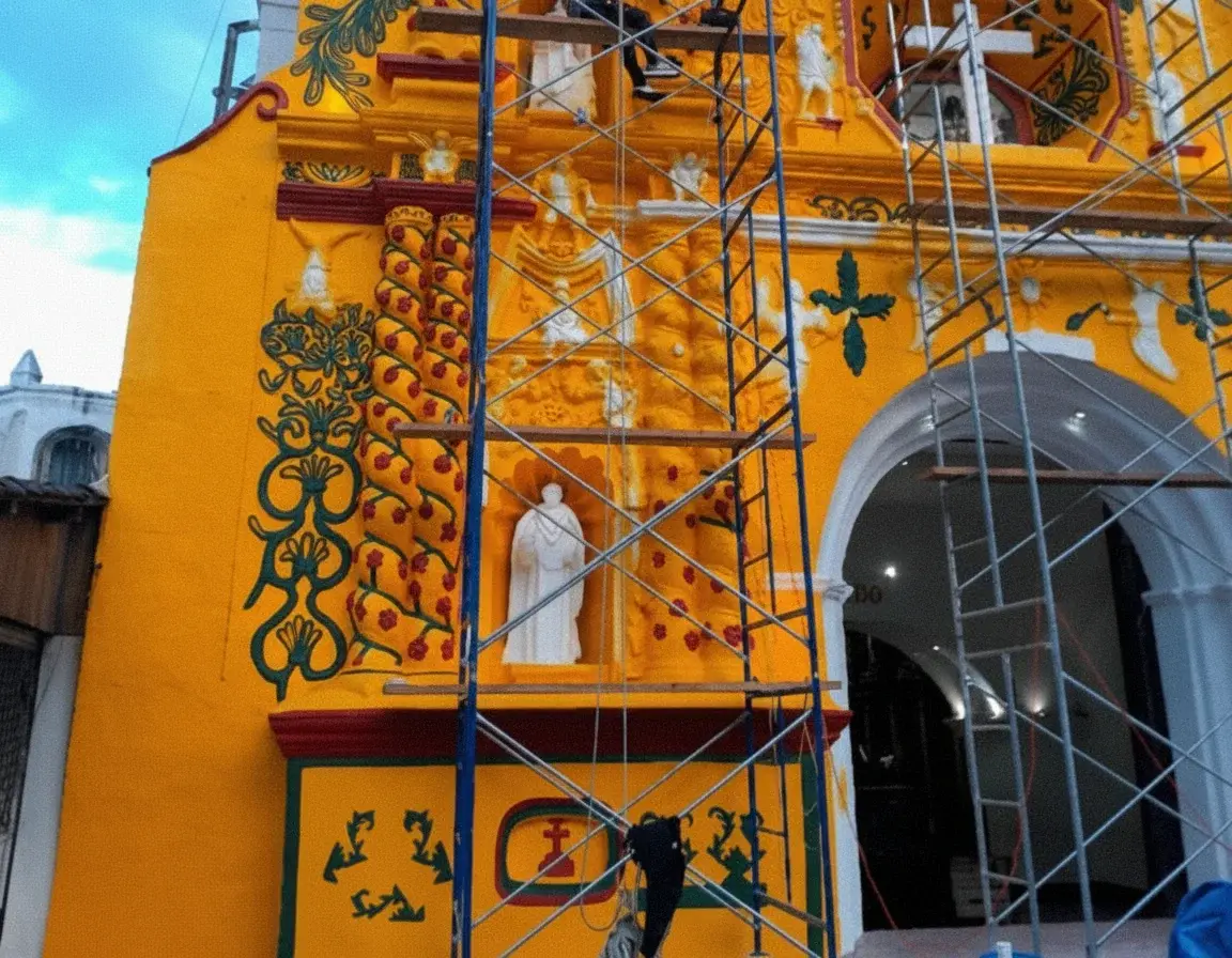 San Andrés Xecul se pone bravo: la comunidad que deja que le pinten su iglesia sin permiso