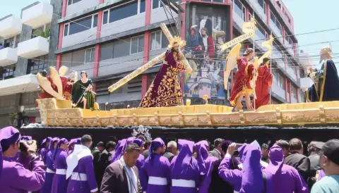 Martes Santo en la capi: las procesiones que toman el Centro Histórico hoy