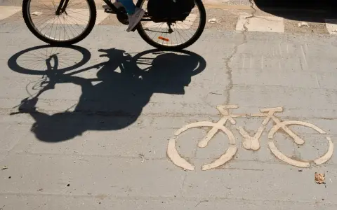 ¡A darle a los pedales! Vuelve el bicitour por los museos de la capi
